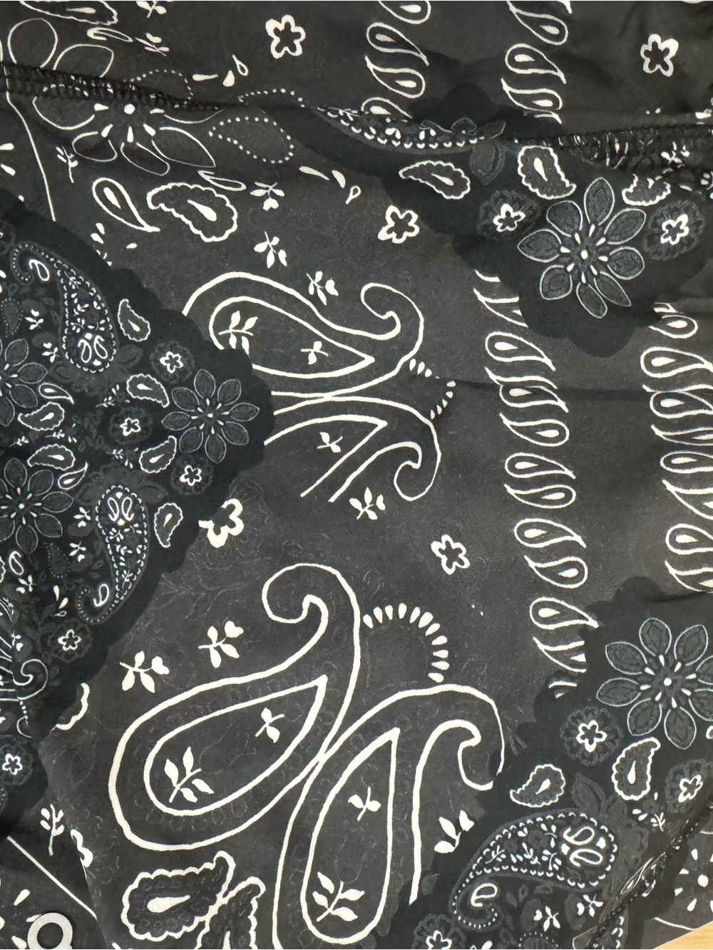 ALO Yoga Black Bandana Print Women’s Shorts - Picture 3 of 4